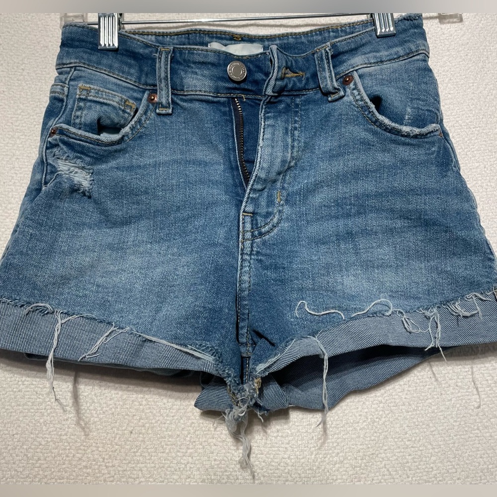 H&M Denim Mini-Shorts